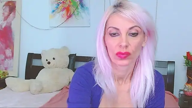 HoneyLara online show from November 4, 5:12 am