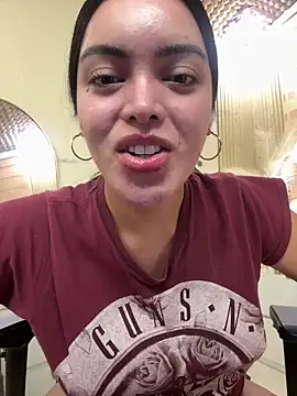 TS-SimplyTheBest online show from November 23, 9:11 am