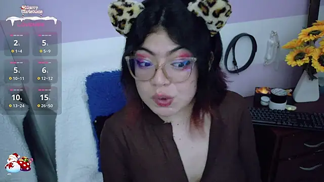 Catwhite  online show from December 5, 6:20 pm