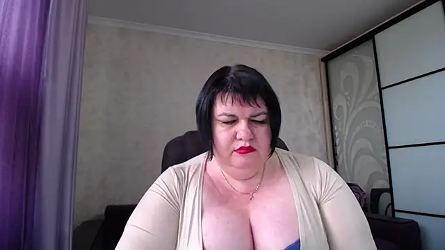 JuicyLady Di online show from October 17, 12:41 pm