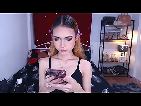 MeatyhorsecockMistress online show from January 6, 7:45 am