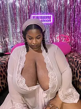 BigFineSelena online show from February 11, 10:39 am