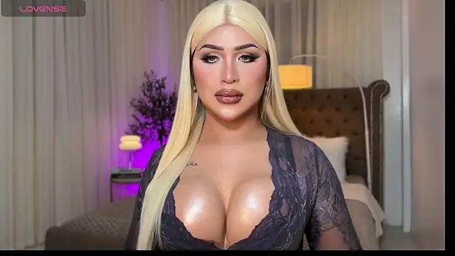 Your Majesty Tyra online show from November 15, 5:08 am