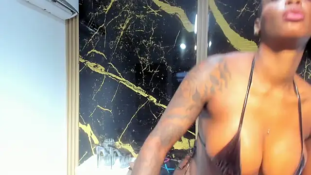 NahomyOwen online show from January 9, 6:01 pm