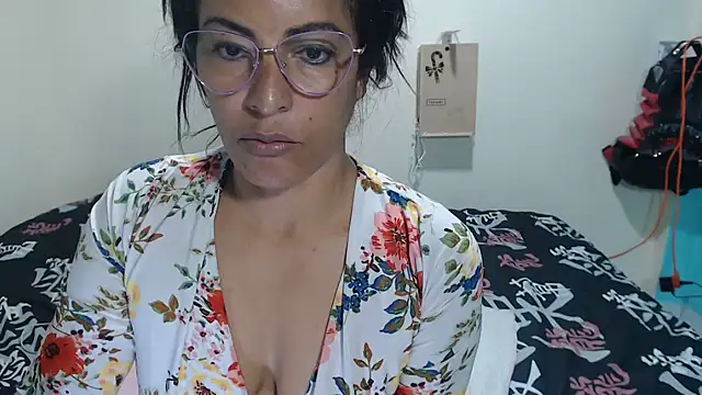 kateleyagrey online show from February 24, 7:56 pm