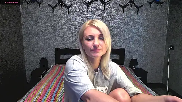annagreeneyess online show from May 22, 11:08 am