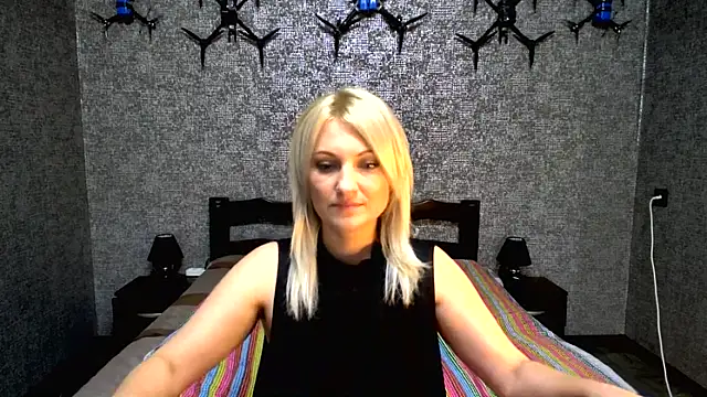 annagreeneyess online show from May 24, 12:37 pm