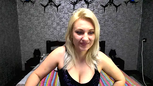 annagreeneyess online show from May 26, 12:37 pm