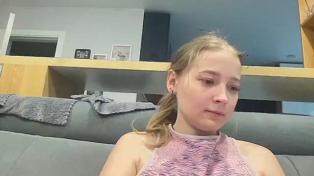 CharmingSarah online show from June 24, 4:28 pm