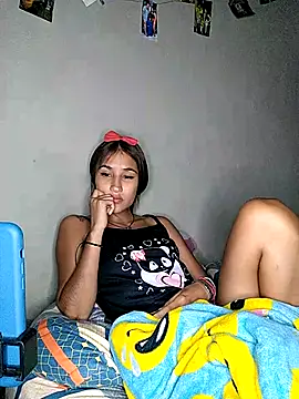 Little Naughty Nicole online show from April 21, 5:47 am