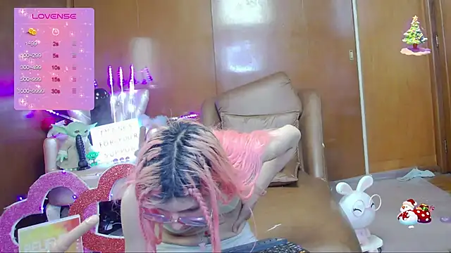 Skinygirl online show from October 1, 12:59 am