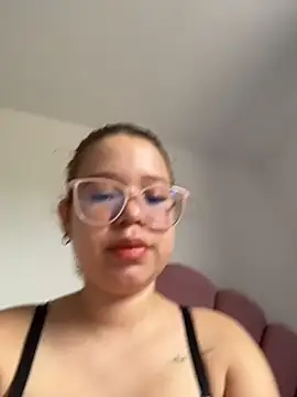 Lucyklein2022 online show from March 27, 3:35 pm