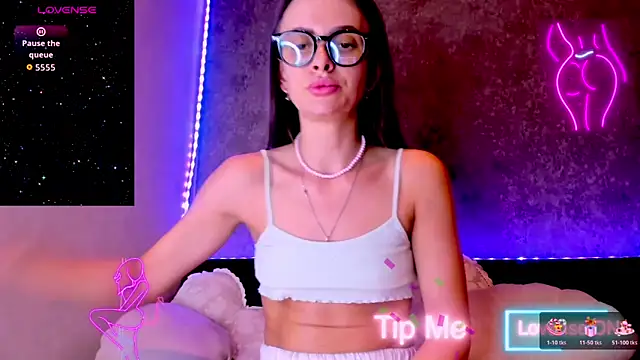 madina taher online show from March 4, 11:22 pm