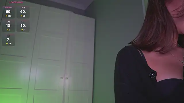 -JuicyMolly- online show from October 6, 3:50 pm