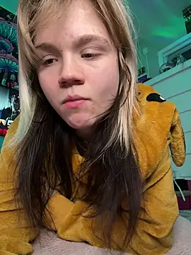 Cutiepiespanks online show from March 14, 5:52 am