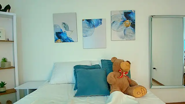 Isabella Harley online show from March 3, 1:28 pm