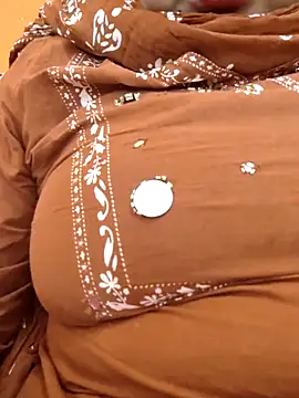 BigBustyRuhi online show from April 15, 6:03 am