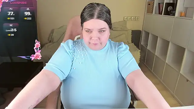 PlumPie online show from April 17, 2:35 am