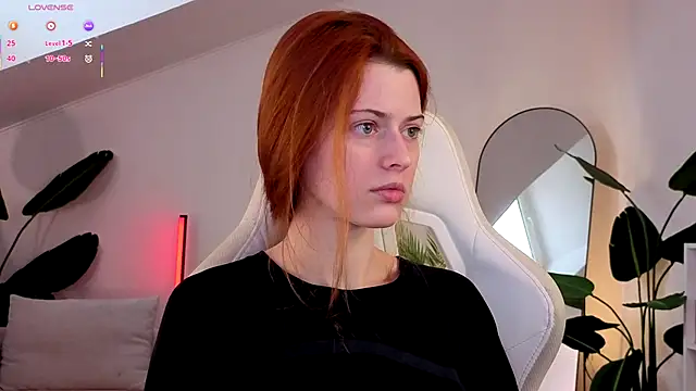 doll lesli online show from December 3, 9:44 am