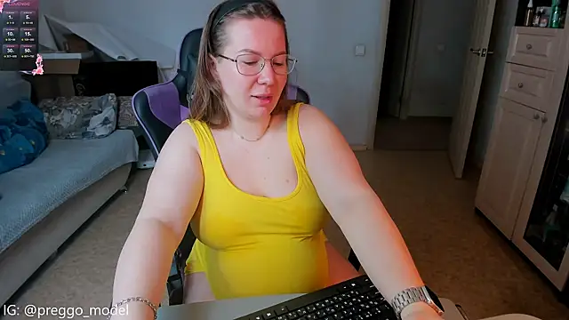 stella vestal online show from April 14, 4:12 am