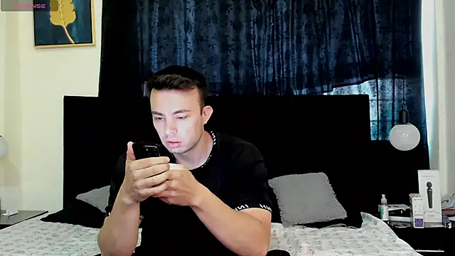 lissandthor13 online show from November 19, 1:22 pm