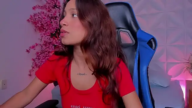 cora 22 online show from December 5, 1:23 pm