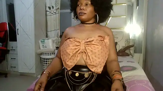 SexyyNana online show from February 5, 11:30 pm