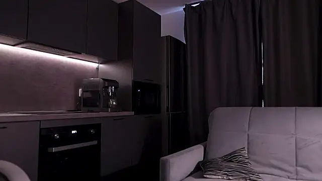 Alisa Moon  online show from September 15, 2:03 pm