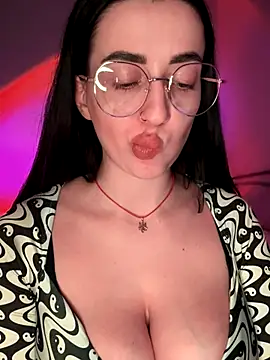 Emylia online show from December 13, 10:38 pm