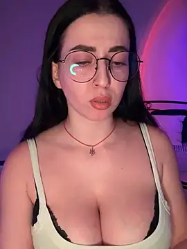 Emylia online show from November 19, 4:29 pm