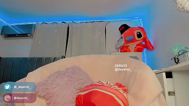 Yellowranger1 online show from September 29, 1:43 am