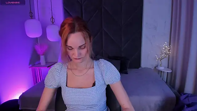 SaraSubtlety online show from November 25, 1:35 pm