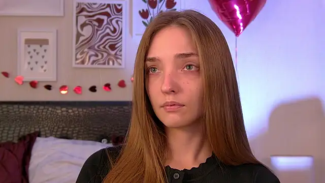 VirginieCruz online show from February 13, 5:42 am