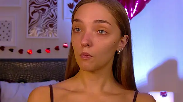 VirginieCruz online show from February 24, 5:33 pm