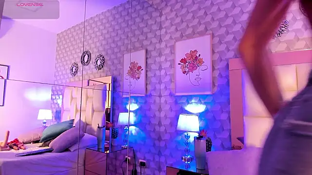 zinnia mosley online show from March 19, 11:36 am