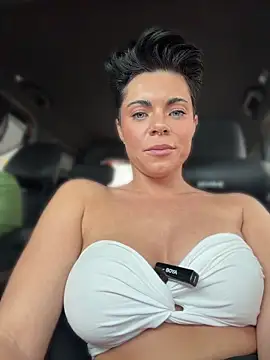 LukeLouHarvey online show from April 18, 5:21 am