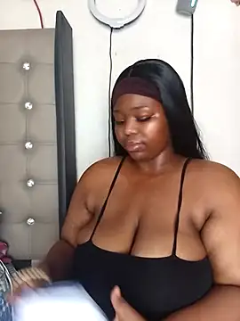 Aalyiah445 online show from October 13, 8:17 am