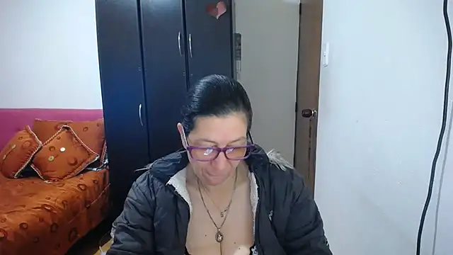 latin49 online show from June 29, 7:15 am