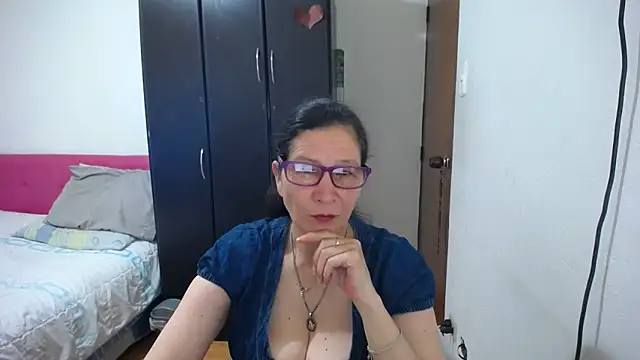 latin49 online show from May 31, 6:41 am