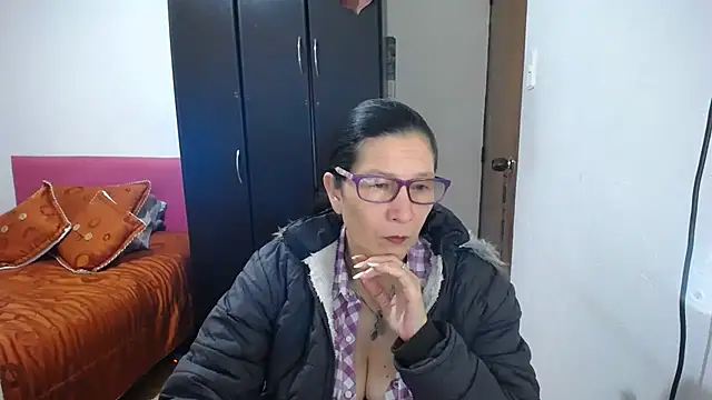 latin49 online show from June 26, 5:41 am
