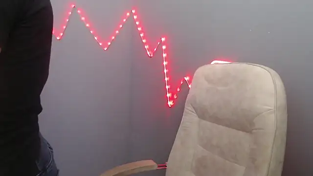 NinaFlawlees online show from March 13, 6:36 am