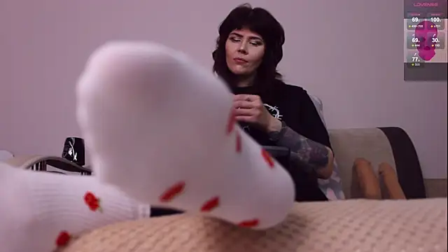 Luna Blake online show from November 17, 1:45 pm