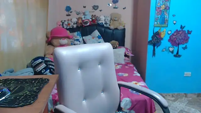 milfeddy  online show from March 7, 12:45 pm