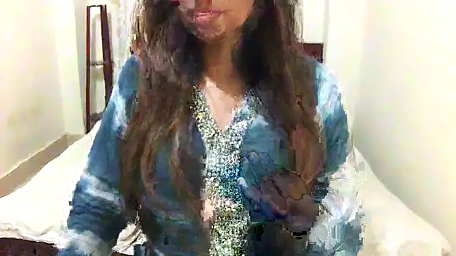 cutebengaligirl online show from March 3, 10:38 pm