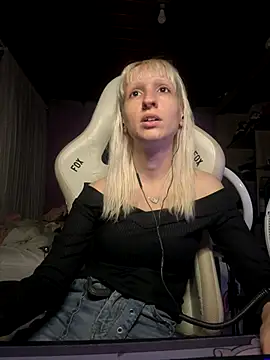 bunnydark00 online show from November 7, 2:39 am