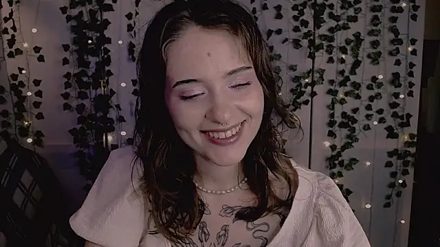 risha laas online show from November 9, 8:16 pm