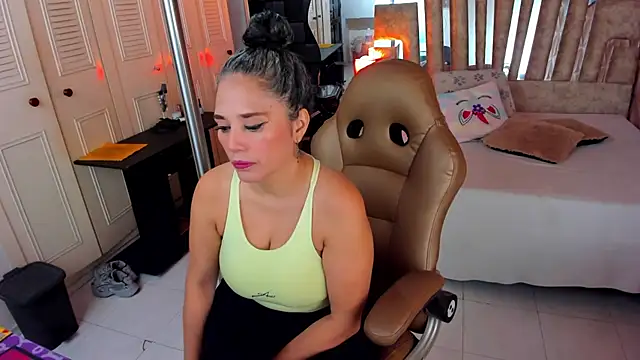 cute sassy online show from April 10, 2:12 pm