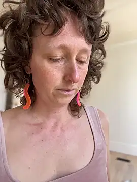 mossy kiss online show from March 29, 2:38 pm