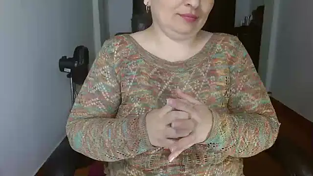 Victoriaevans1 online show from February 13, 6:20 pm