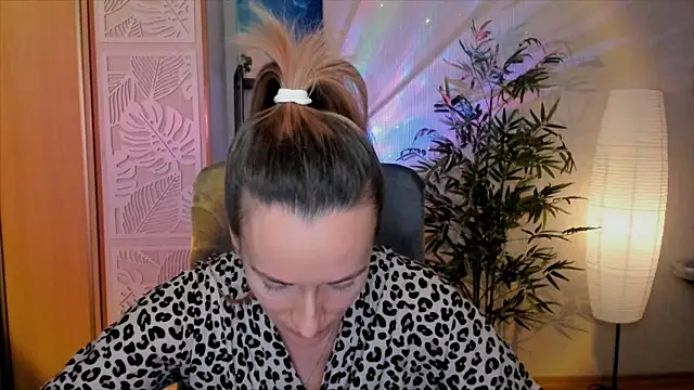 RebeccaMartinez online show from January 10, 11:26 am